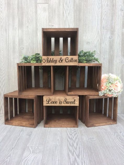 Wedding Cupcakes Rustic, Wood Cupcake Stand, Diy Cupcake Stand, Rustic Cupcakes, Reception Gifts, Cupcake Stand Wedding, Cupcake Stands, Cupcake Display, Cupcake Stand