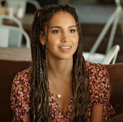 Sofia Wylie Braids, Sophie Wylie, Sophia Wylie, California Hair, Sofia Wylie, Cute Box Braids Hairstyles, Protective Hairstyles Braids, Girls Braids, Curly Girl Hairstyles