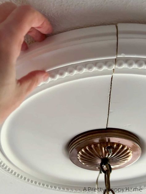 Tips on how to install a split ceiling medallion so that you don't spot the seam. Ceiling Medallions Diy, Ceiling Medallion, Ceiling Medallions, Home Diy, Split, Ceiling