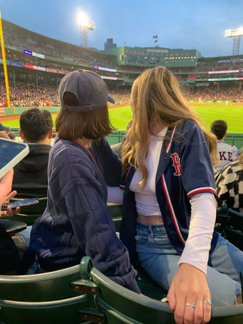 Red sox, baseball game, blue sweater, jersey, baseball hat, baseball pic, inspo Baseball Jersey Aesthetic, Baseball Game Fits, Red Sox Game Outfit, Midwest Core, Baseball Fits, Boston Red Sox Outfit, Games Outfits, Boston Pictures, Baseball Game Outfit