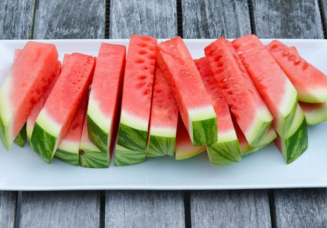 How To Cut Watermelon Into Sticks - Once Upon a Chef Watermelon Platter Ideas, Watermelon Tray, Watermelon Ideas, Watermelon Snack, Watermelon Sticks, Senior Party, Fruity Snacks, Fruit Trays, Fruit Platter Designs