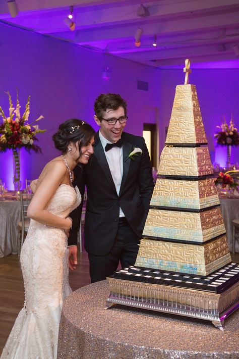 Egyptian Wedding Decor, Egyptian Themed Wedding, Egyptian Wedding Theme, Pyramid Cake, Egypt Party, Egypt Wedding, Brown Wedding Themes, Egyptian Party, Egyptian Wedding