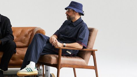 Ronnie Fieg's Clarks Adidas Sambas go on sale this week. Here he explains why you should've seen it coming Ronnie Fieg Style, Clarks Bank Robber, Bank Robber Clarks, Clarks Weaver Men Outfit, Clarks Outfit, Clark’s Wallabee, Clarks Originals Desert Boot, Ronnie Fieg, Adidas Sambas