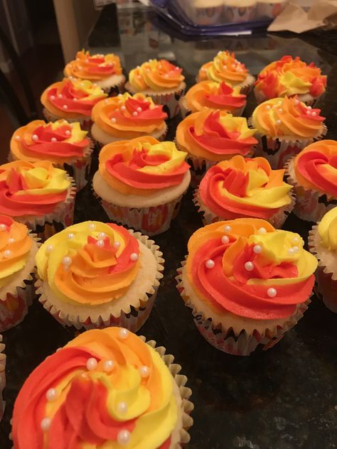 Red And Orange Cupcakes, Nice Cake, Red Disney, Orange Cupcakes, Disney Stickers, Turning Red, Disney Sticker, Red Cups, Cupcake Party