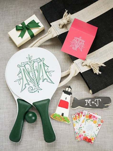 Wedding welcome bags are ALL the rage. And we have a feeling they are not going out of style any time soon. No better way to greet your guests than with some surprise and delights handpicked by you! Not only will they remember this touch forever, it will make a killer first impression of what they can expect from the wedding itself. so we are sharing a few ideas of what you can include to make your welcome gift extra special! #ruffledblog Old Fashioned Wedding, Wedding Welcome Gifts, Destination Wedding Favors, Destination Wedding Welcome Bag, Nantucket Wedding, Wedding Newspaper, Cactus Wedding, Chocolate Wedding Favors, Destination Wedding Mexico