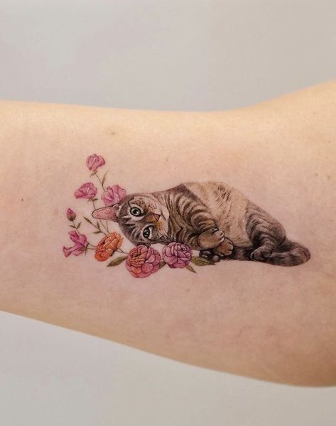 Cat Tattoo Simple, Cute Cat Tattoo, Black Cat Tattoos, Body Decor, Paw Tattoo, Muster Tattoos, Cat Things, Cat Tattoos, Cat Tattoo Designs