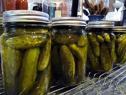 Sweet Gherkin Pickle Recipe, Canning Sweet Pickles, Gherkin Pickles, Sweet Pickles Recipe, Pickle Recipes Homemade, Canning Pickles, Canning Vegetables, Pickling Spice, Homemade Pickles