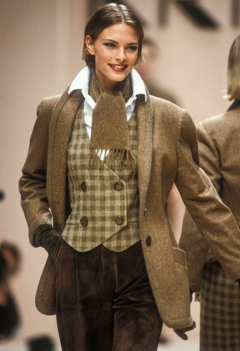 Mode Style Anglais, English Outfit, Tweed Jacket Outfit, Original Supermodels, Country Fashion, Fashion Mistakes, 가을 패션, Winter Fashion Outfits, Preppy Style