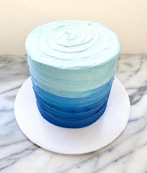 Blue Frosting Cake, Stitch Smash Cake, Blue Ombre Smash Cake, Ombré Birthday Cake, Ombré Blue Cake, Blue Ombre Birthday Cake, Ombre Blue Cake, Cake Smash Blue, Blue First Birthday