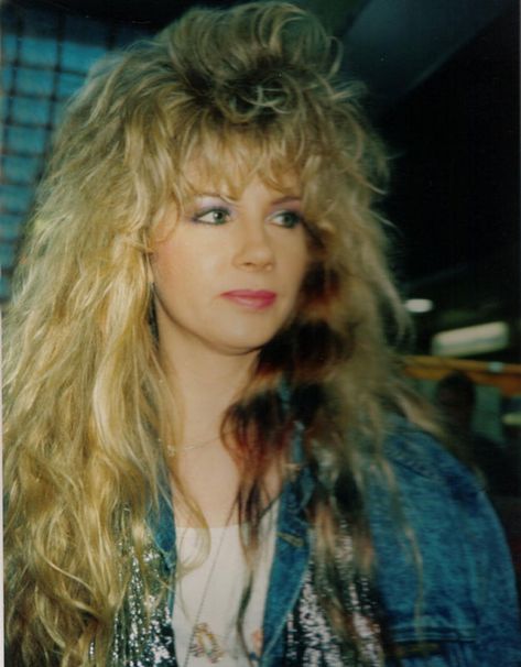 Jan in Finland 1989 Rocker Hairstyles For Women, Janet Gardner, Jan Kuehnemund, 80's Hairstyles, Guitar Woman, 80s Hair And Makeup, Female Guitarists, Lita Ford, Life Moves Pretty Fast