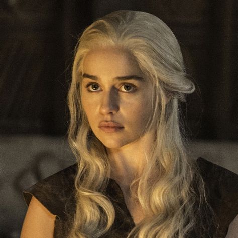 Game Of Thrones Photos, Daenerys Targaryen Icons, Emilia Clarke Daenerys, Emilia Clarke Daenerys Targaryen, Gathering Storm, Castle Keep, The Mother Of Dragons, Dragon Lady, Daenerys Stormborn