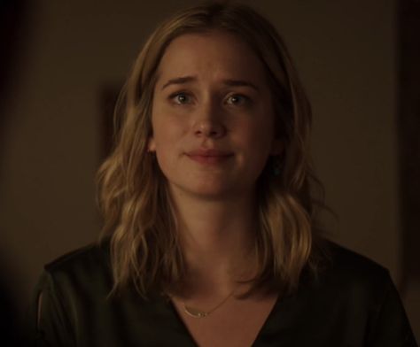 Elizabeth Lail Short Hair, Face Claims Older Women, Elizabeth Lail Aesthetic, Blond Face Claims, Blonde Woman Face Claim, Elizabeth Lail Icons, Guinevere Beck, Elizabeth Reaser, Elizabeth Lail