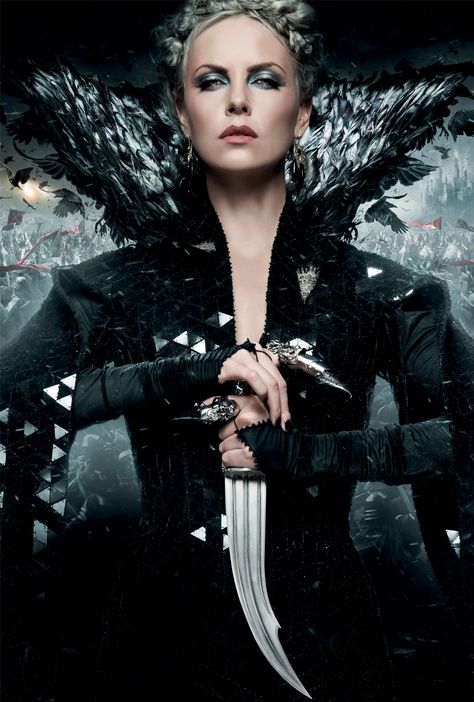 Snow White and the Huntsman - Queen Ravenna - Charlize Theron Huntsman Movie, Snow White Huntsman, Queen Ravenna, Snowwhite And The Huntsman, Snow White And The Huntsman, Colleen Atwood, The Huntsman, 2012 Movie, Chester Bennington