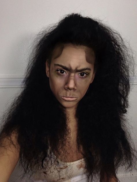 Cavewoman for Addams ancestor makeup Cave Women Makeup, Cavewoman Halloween, Halloween Spider Makeup, Caveman Costume, Cave Woman, Easy Halloween Makeup, Halloween Makeup Clown, Halloween Makeup Look, Creepy Halloween Makeup