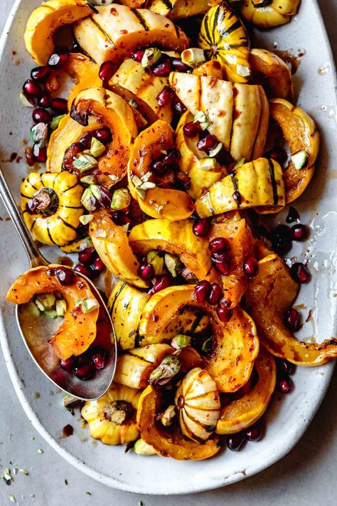 Delicata Squash Recipe, Roasted Delicata Squash, Winter Squash Recipes, Bojon Gourmet, Chinese Kool, Vegetarian Thanksgiving, Delicata Squash, Vegetarian Sides, Vegetarian Side Dishes