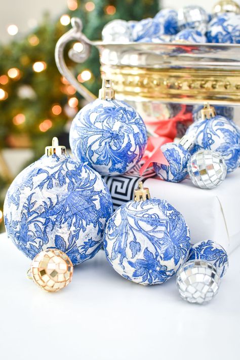 A DIY tutorial for blue and white chinoiserie and ginger jar ornaments using affordable dollar store supplies for holiday and Christmas decor. Diy Chinoiserie, Chinoiserie Ornaments, Blue And White Christmas, Silver Christmas Ornaments, Dollar Store Christmas Crafts, Blue Christmas Decor, Blue And White Chinoiserie, Dollar Store Christmas, Gold Christmas Decorations