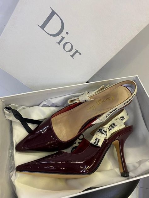 Dior Heels, Pretty Heels, Heels Aesthetic, Shoes Heels Classy, Red Louboutin, Fancy Shoes, Girly Shoes, Aesthetic Shoes, Dior Shoes