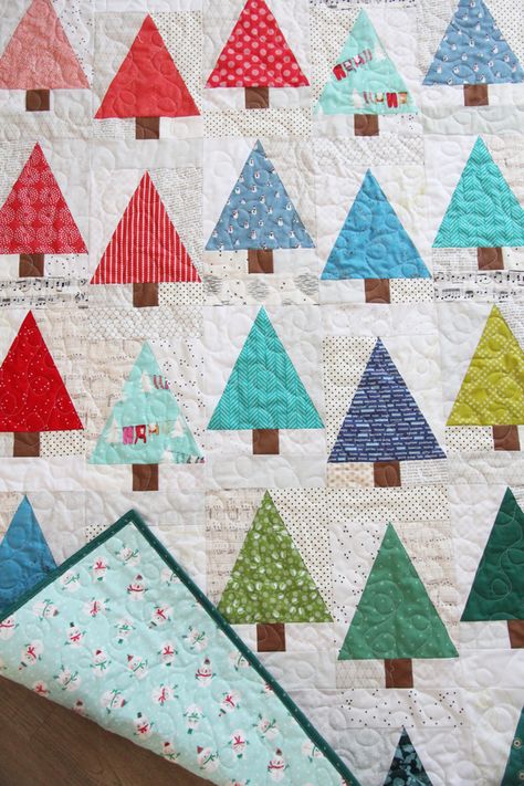 Xmas Tree Quilt Pattern, Xmas Tree Quilts, Christmas Tree Quilt Blocks Free Pattern, Tree Farm Quilt Pattern, Evergreen Quilt Pattern, Christmas Quilt Patterns Easy, Modern Christmas Quilts Ideas, Pine Tree Quilt Pattern, Scrappy Christmas Tree Quilt