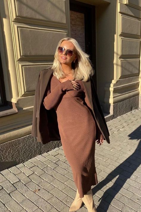 Fall outfits blonde Scandinavian girl business casual autumn aesthetic outfit Inso fall 2022 Brown Ribbed Dress, Business Casual Outfits Fall, Ribbed Dress Outfit, Fall Business Casual Outfits, Casual Outfits Fall, Fall Fashion 2022, Business Casual Outfit, Rib Dress, Easy Outfit