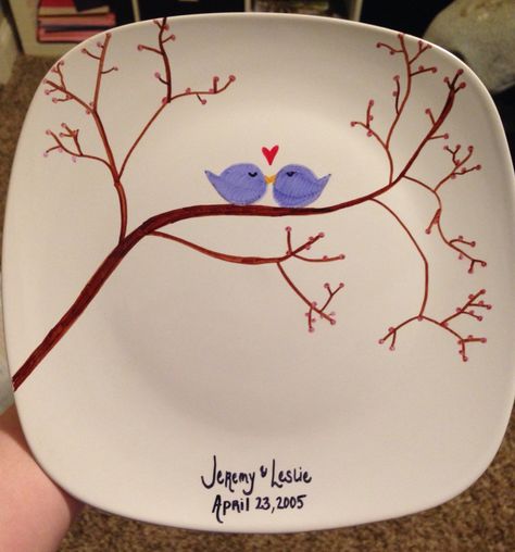 Pottery Painting Wedding Gift, Anniversary Plates Diy, Color Me Mine Couple Ideas, Anniversary Pottery Painting, Pottery Painting Couple, Couples Pottery Painting Ideas, Matching Pottery Painting Ideas, Pottery Painting Ideas For Boyfriend, Couples Pottery Painting