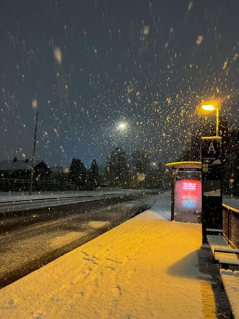 Stockholm Snow, Rainy Bus Stop, Just Me And Myself, Stockholm Winter, Europe In Winter, Scandinavian Winter, Bus Art, Dreamcore Aesthetic, Snow Aesthetic