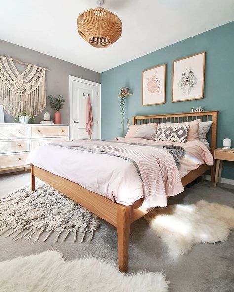 Calming Bedroom, Wooden Bedroom, Oak Bedroom, Wooden Bed Frames, Wood Bedroom, Boho Luxe, Spare Bedroom, Bedroom Loft, Remodel Bedroom