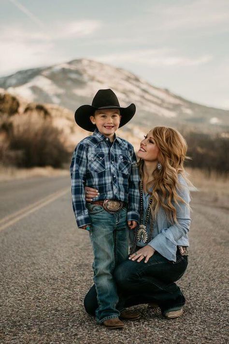 Cowboy Family Pictures, Stockyards Fort Worth, Country Family Photos, Western Family Photos, Country Photoshoot, Western Family, Mother Son Photos, Western Couture, Wedding Kids Outfit