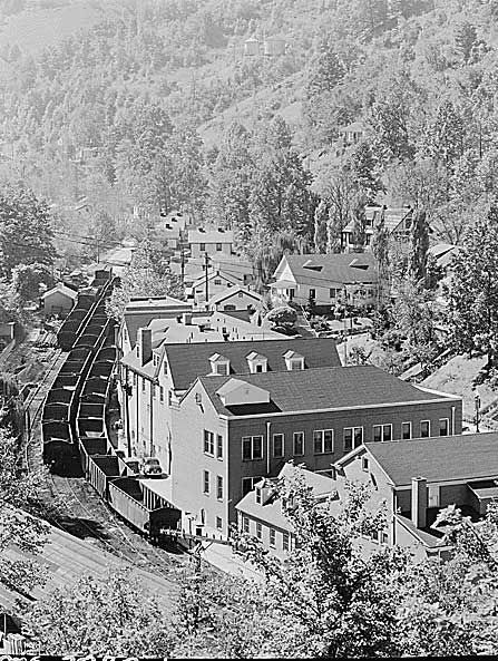 Kentucky Coal Heritage - Wheelwright, Kentucky Harlan Kentucky, Harlan County, Floyd County, Kentucky Girl, Railroad History, Still Picture, Kentucky State, My Old Kentucky Home, Appalachian Mountains