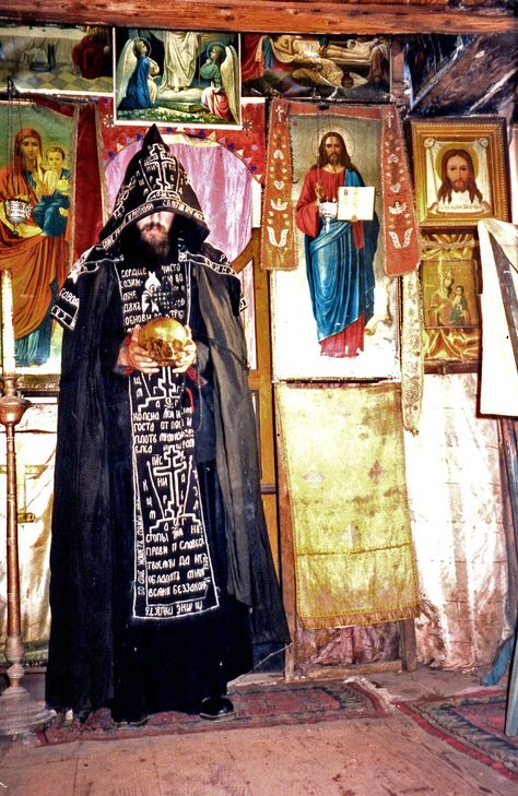 Schema Monk, Catholic Symbols, Historical Warriors, Mount Athos, Catholic Images, Christian Artwork, Prophetic Art, Russian Orthodox, Eastern Orthodox