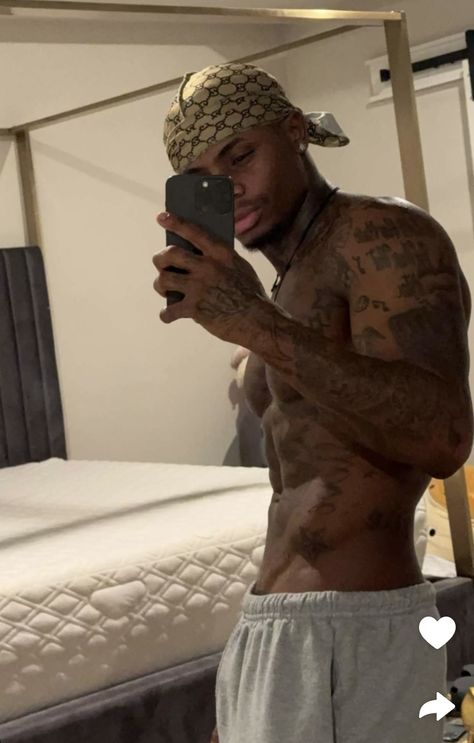 Tatted Italian Men, Hood Guy Black, Fine Dark Skin Men, Fine Hood Black Men, Attractive Light Skin Men, Attractive Black Men, Hot Mexican Men, Tatted Men, Body Aesthetic