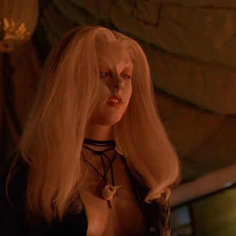 Ginger Snaps Makeup, Ginger Snaps Hair, Ginger Snaps Costume, Gingersnaps Movie, Ginger Snaps Aesthetic, Werewolf Woman, Katherine Isabelle, Ginger Snaps Movie, Ginger Fitzgerald