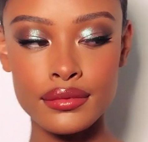 Pat Mcgrath Eyeshadow Looks Mothership V, Pat Mcgrath Eyeshadow, Moonlit Seduction, Pat Mcgrath Makeup, Makeup News, Glamour Makeup, Pat Mcgrath, Makeup Obsession, Eyeshadow Looks