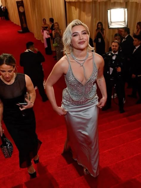 Florence Pugh Red Carpet, Flo Pugh, Yelena Belova, Florence Pugh, The Oscars, British Actresses, Celebrity Red Carpet, Confident Woman, Famous Women