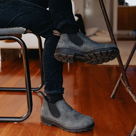 Rustic Black Premium Leather Low-Cut Shoe, Men's Style 2035 - Blundstone USA Farm Boots, Blazer En Cuir, Low Cut Shoes, Blundstone Boots, Boot Stand, Vintage Slip, Vintage Slips, Suede Leather Boots, Men's Boots