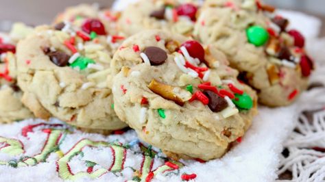 Trash Cookies, Christmas Treats To Make, Christmas Yummies, Christmas Delights, Xmas Treats, Baked Fruit, Get In The Mood, Cookie Swap, Bake Cookies