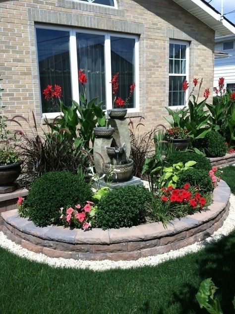 Small Front Yard Landscaping, Small Front Yard, Front Yard Design, Front Yard Garden Design, Front Landscaping, Rock Garden Landscaping, Front Yard Garden, Landscaping Tips, Yard Design