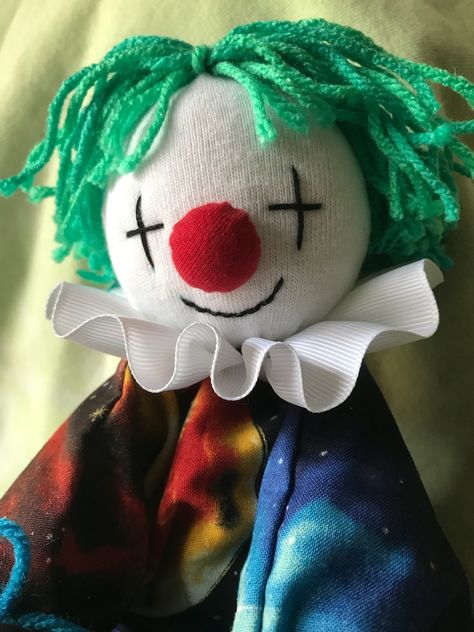 Clown Face Makeup, Face Makeup Ideas, Jester Clown, Clown Face, Cute Clown, Sewing Stuffed Animals, Arte Inspo, Cute Stuffed Animals, 영감을 주는 캐릭터