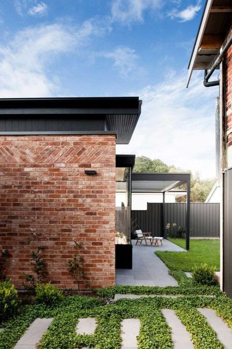 The Evandale House - Urban Habitats Brick Extension Architecture, Exterior House Facade, Bluestone Paving, Modern Brick House, Urban Habitat, Recycled Brick, House Facade, Brick Pattern, Brick Exterior