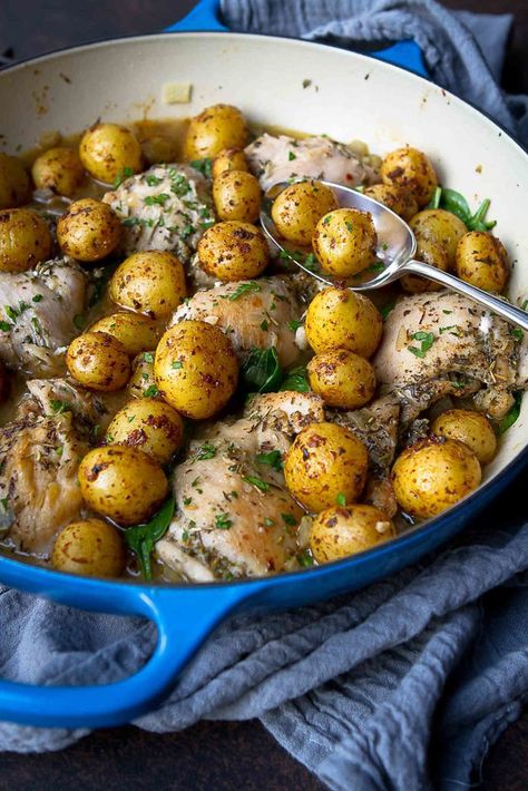 Chicken And Potato Recipes, Braiser Recipes, Braised Chicken Recipes, Chicken Delight, Chicken And Potato, Foil Dinners, Seared Chicken Breast, Night Recipes, Easy Chicken Breast