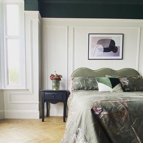 Painted Green Ceiling, Dark Green Bedroom Ceiling, Neutral Victorian Bedroom, Dark Green Ceiling Bedroom, Brown Ceiling Bedroom, Coloured Ceiling Bedroom, Green Ceiling Bedroom, Dark Green Ceiling, Dark Ceiling Bedroom