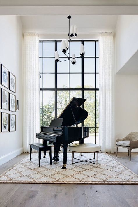 Grand Piano Living Room, Grand Piano Room, Piano Room Decor, Piano Living Rooms, Modern English Country, Kate Marker Interiors, Deco Studio, Homes Modern, Piano Room