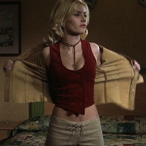 Elisha Cuthbert 2004, Girl Next Door Movie, The Girl Next Door 2004, Nyc Ootd, Elisha Cuthbert, The Girl Next Door, Looks Country, Girl Next Door, Next Door