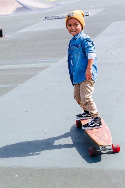 Skateboard Poses, Skate Park Photoshoot, Study Clothes, Skatepark Photography, Skate Shoot, Photography Skateboard, Skater Kids, Boy Skater, Skate Outfit