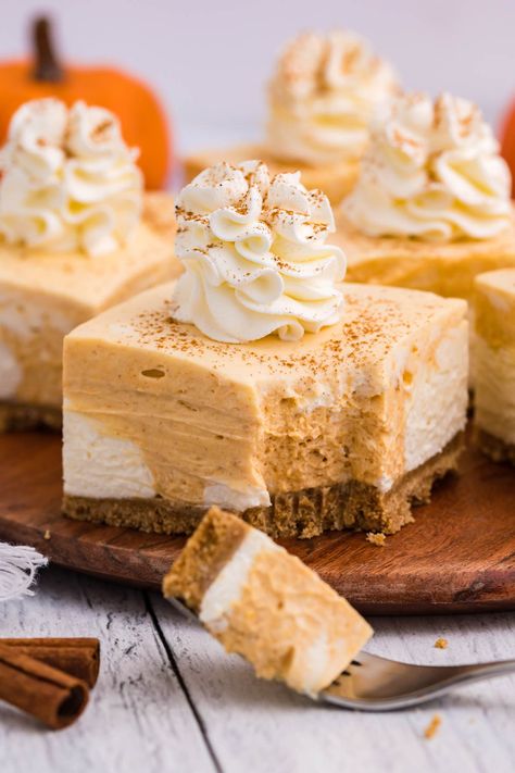 Jello No Bake Cheesecake, No Bake Pumpkin Cheesecake Bars, Pumpkin Baking Recipes, Layered Pumpkin Cheesecake, Pumpkin Swirl Cheesecake, No Bake Pumpkin, Cheesecake Mix, Fudge Pie, Bake Pumpkin