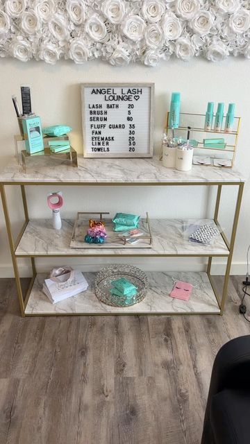 Lash Artist Room Set Up, Home Base Lash Room, Lash Artist Room Decor, Diy Esthetician Room Decor, Lash Retail Display, Lash Instagram Bio Ideas, Lash Room Storage Ideas, Esthetician Retail Display, Lash Lounge Ideas