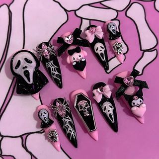 GlamGoth Nails (@glamgoth) • Instagram photos and videos Junk Nails, Halloween 3d, Grunge Nails, Pretty Gel Nails, Black Halloween, Pretty Acrylic Nails, Nail Supply, Creepy Cute, Black And Pink