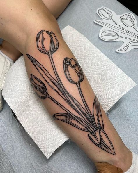 Tulip Tattoo On Leg, Tulip Leg Tattoo, Tulip Vase Tattoo, Tulip Tattoo Traditional, Tulip Tattoo Men, Tulip Tattoo Sleeve, Cute Leg Tattoos, Back Of Leg Tattoo, Tulips Tattoo