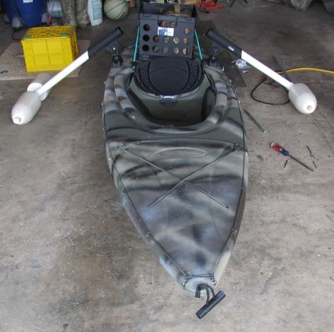 Outriggers for a kayak or canoe – Confessions of a fisherman, hunter and tinkerer Kayak Outriggers, Boat Blinds, Kayak Fishing Diy, Kayak Fishing Accessories, Angler Kayak, Canoe Fishing, Kayak Storage, Fishing Box, Kayak Accessories