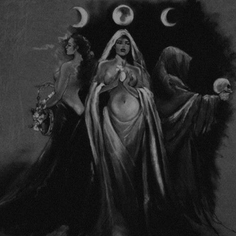 Goddess Hekate, The Crone, Greek Goddess Art, Hecate Goddess, The Moon Phases, 3 Women, Occult Art, Triple Goddess, Goddess Art