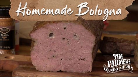 Make your own bologna! With just a few simple ingredients (and lots of yummy spices) you can have your own bologna in hours! For recipe visit: www.timfarmerscountrykitchen.com Homemade Spam Recipe, Homemade Lunch Meat, Homemade Spam, Homemade Bologna, Farmers Kitchen, Ring Bologna, Deli Meat Recipes, Cooking Sausage, Farmer Recipes